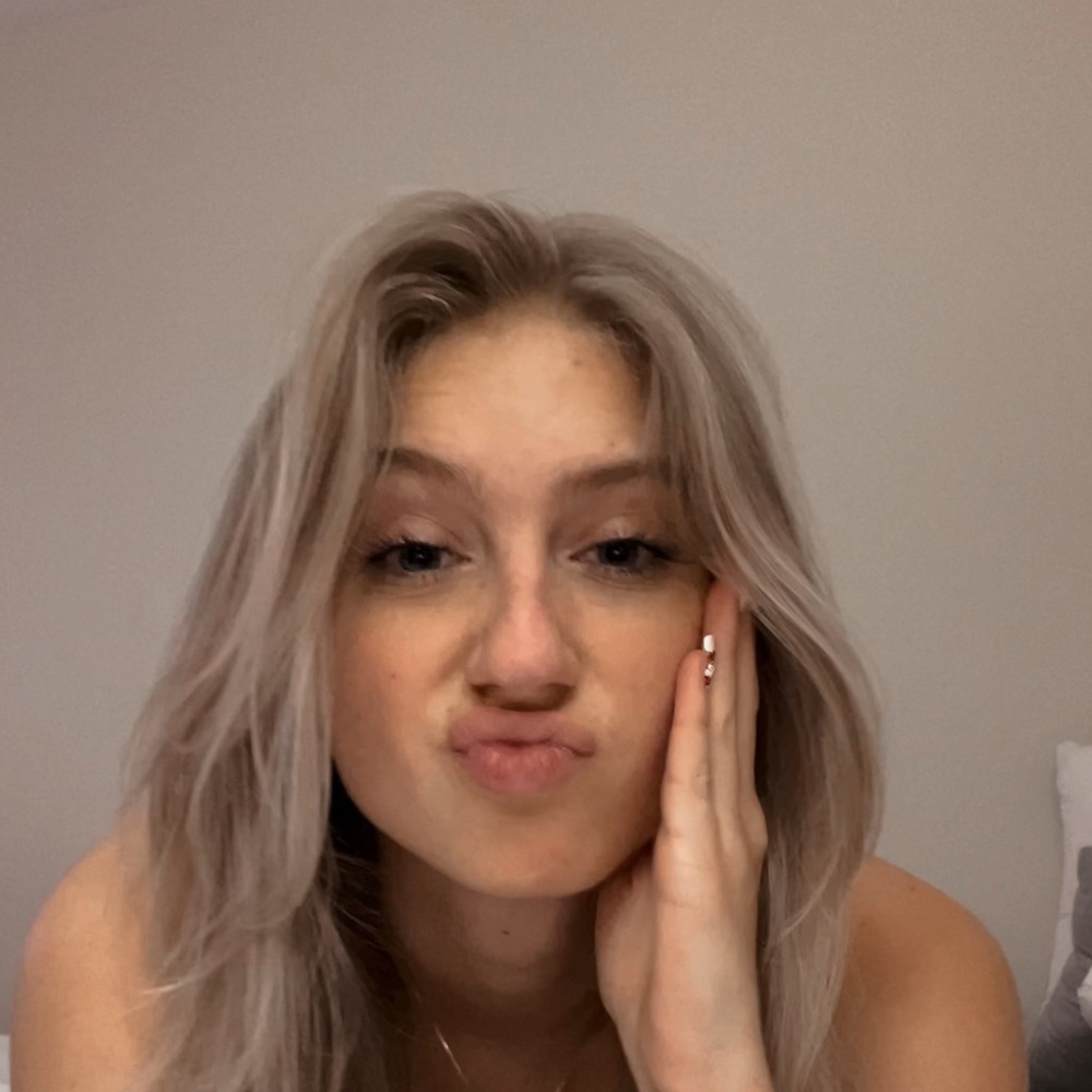 Meet your Posher, Mia